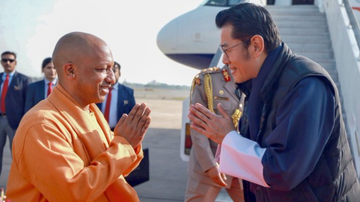 Bhutan’s King Jigme Khesar Namgyel Wangchuck arrives in Prayagraj to attend Mahakumbh – India TV