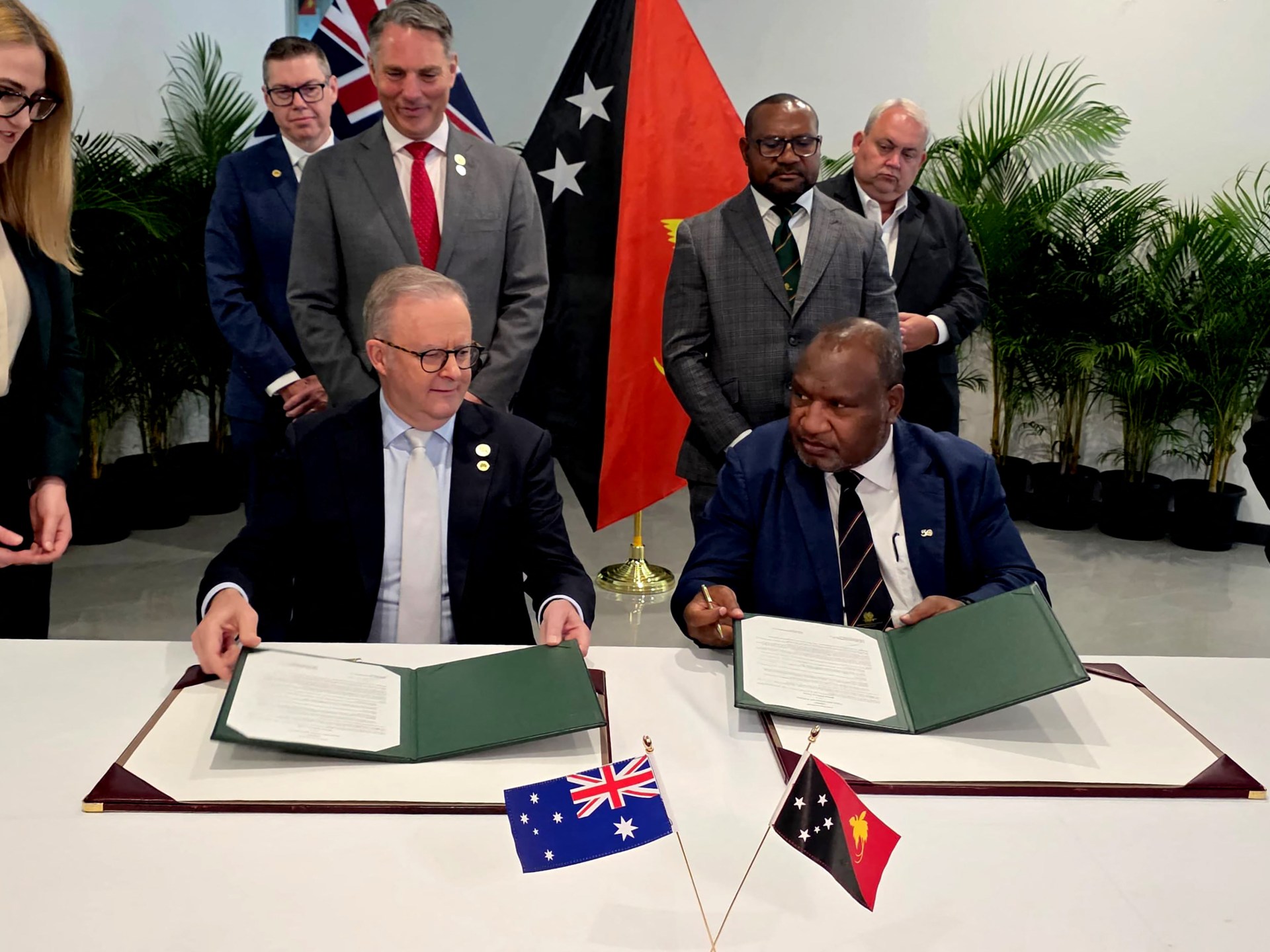Papua New Guinea cabinet signs landmark defence treaty with Australia | Military News