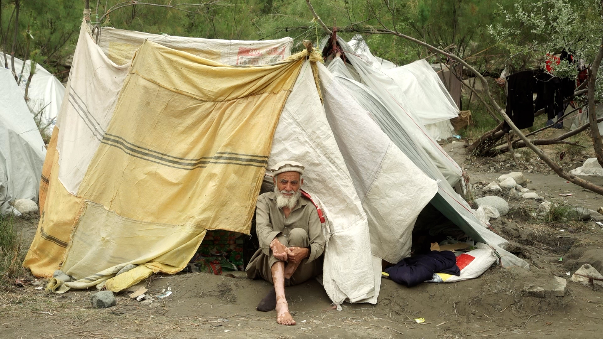 Afghans displaced by Pakistan conflict survive in tent camps | Pakistan Taliban