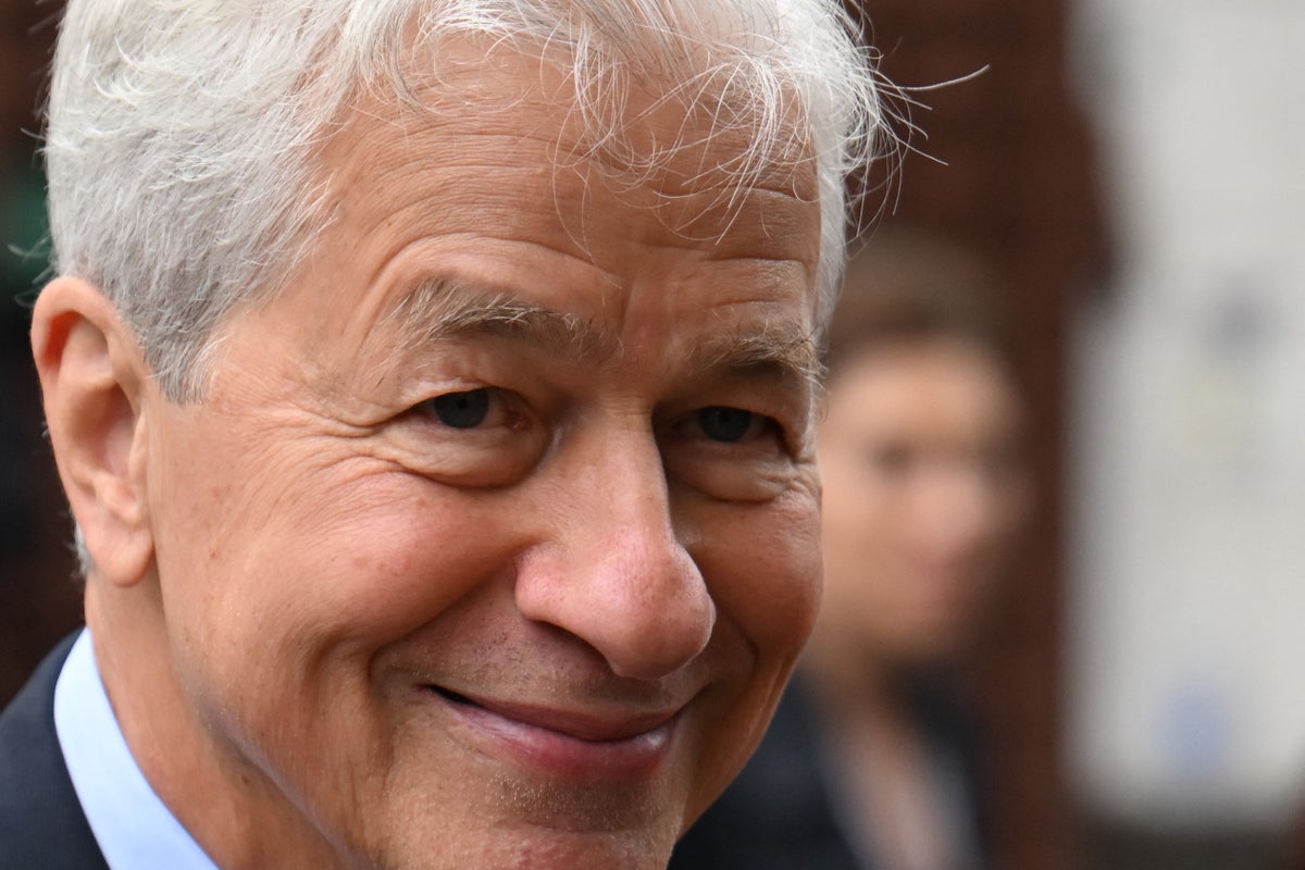 Jamie Dimon to stay JPMorgan CEO for at least 3 more years as succession race shifts