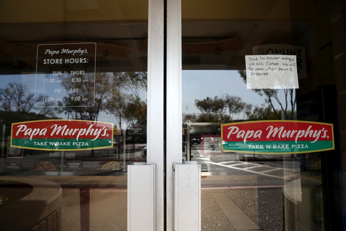Popular pizza chain to close 50 underperforming stores