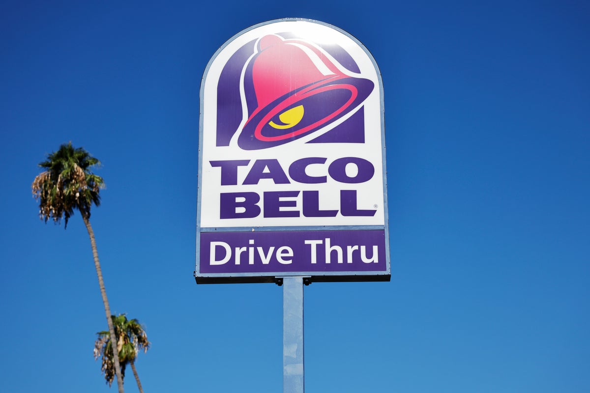 Taco Bell continues to see traffic plummet as consumers fret over ‘explosive diarrhea’ outbreak